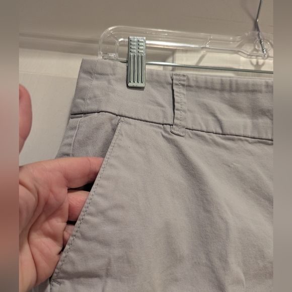 J. Crew Women's Tan Khaki Bermuda Shorts Size 6 EUC - Picture 3 of 10